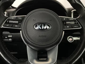 2022 Kia Sportage - image 18