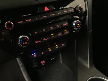 2022 Kia Sportage - image 31