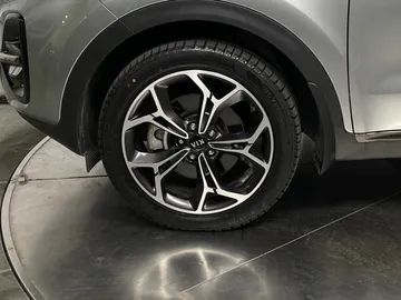 2022 Kia Sportage - image 7