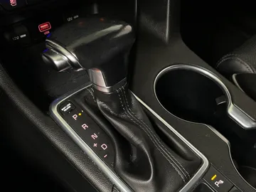 2022 Kia Sportage - image 32