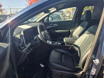 2023 Kia Sportage - image 8