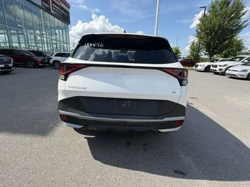 2023 Kia Sportage - image 6