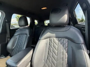 2023 Kia Sportage - image 8
