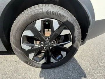 2023 Kia Sportage - image 7