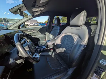 2023 Kia Sportage - image 8