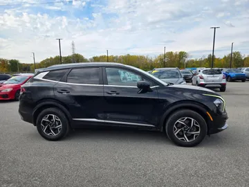 2023 Kia Sportage - image 6