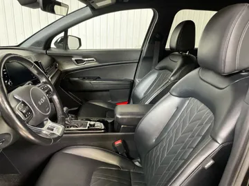 2023 Kia Sportage - image 3