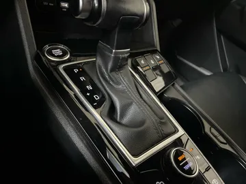 2023 Kia Sportage - image 23