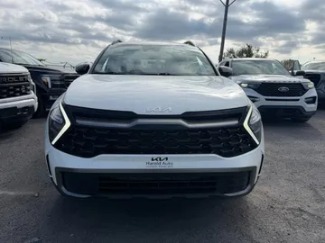2023 Kia Sportage - image 2