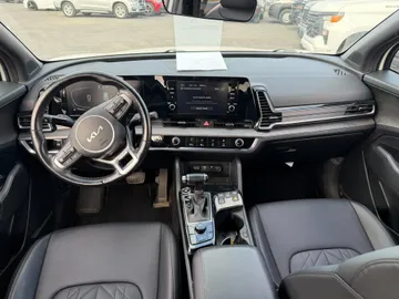 2023 Kia Sportage - image 9