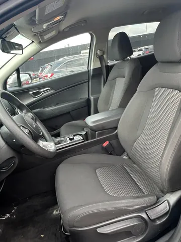 2024 Kia Sportage - image 7
