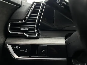 2024 Kia Sportage - image 21