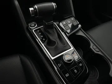 2024 Kia Sportage - image 19