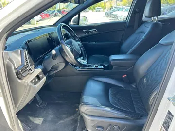 2024 Kia Sportage - image 8