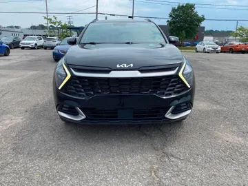 2023 Kia Sportage - image 2