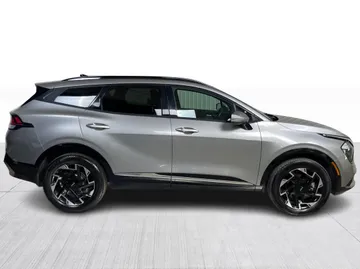 2023 Kia Sportage - image 2