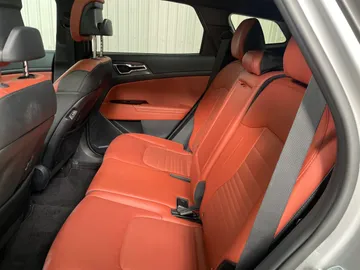 2023 Kia Sportage - image 16