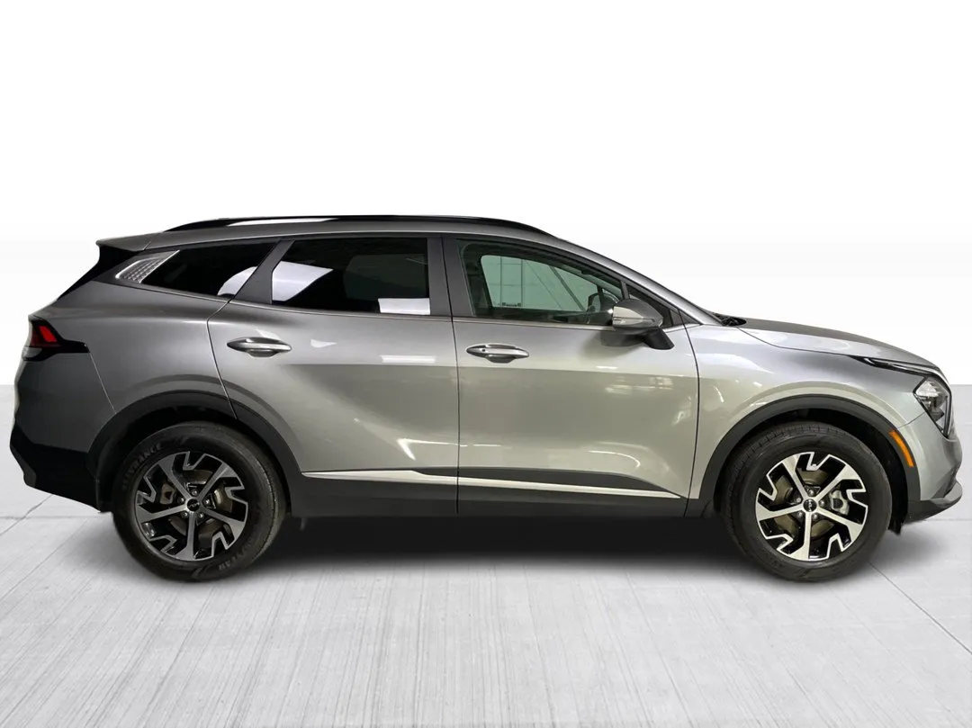 2023 Kia Sportage — photo 2