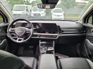 2023 Kia Sportage - image 9