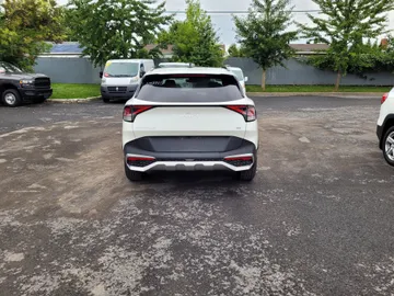 2023 Kia Sportage - image 6