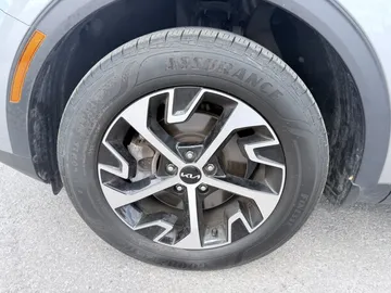 2023 Kia Sportage - image 7