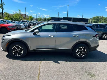 2023 Kia Sportage Hybrid - image 6