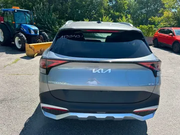 2023 Kia Sportage Hybrid - image 4