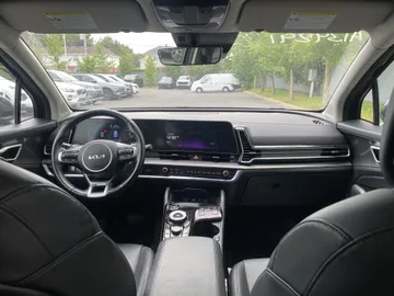 2023 Kia Sportage Hybrid - image 9