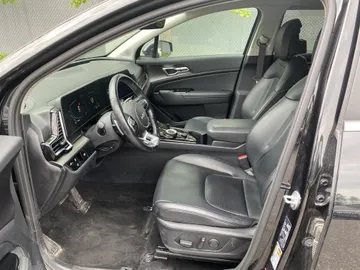 2023 Kia Sportage Hybrid - image 8