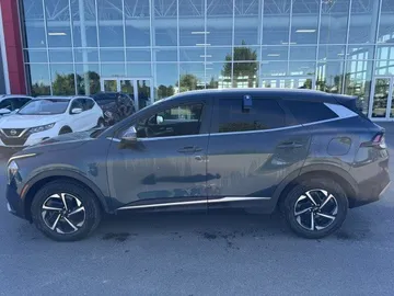 2023 Kia Sportage Hybrid - image 4