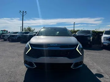 2024 Kia Sportage - image 2