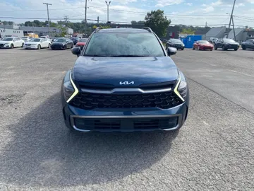 2023 Kia Sportage - image 2