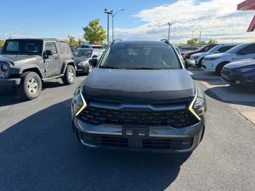 2023 Kia Sportage - image 2