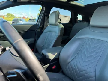 2023 Kia Sportage - image 8