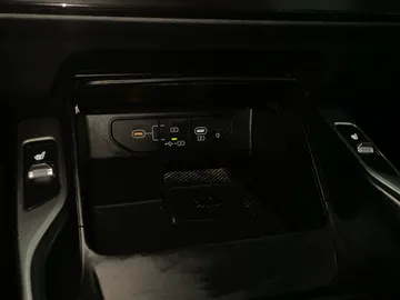 2025 Kia Sorento Hybrid - image 27