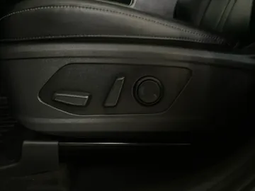 2025 Kia Sorento Hybrid - image 19