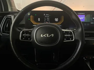 2025 Kia Sorento Hybrid - image 18
