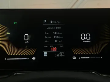 2025 Kia Sorento Hybrid - image 17