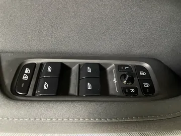 2022 Polestar 2 - image 27