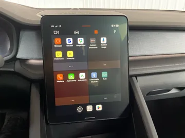 2022 Polestar 2 - image 8