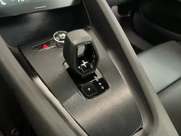 2022 Polestar 2 - image 32
