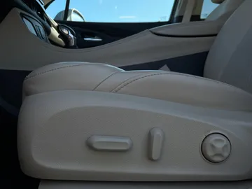 2020 Buick Envision - image 24