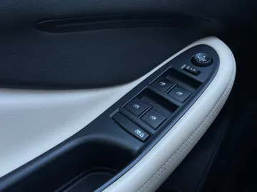 2020 Buick Envision - image 23