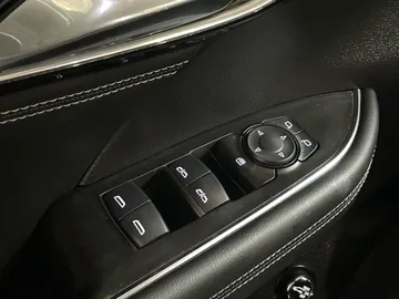 2022 Buick Envision - image 26