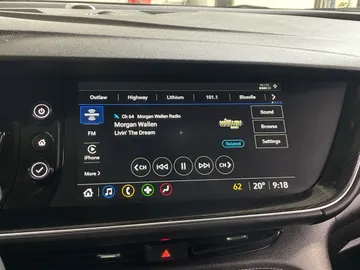 2022 Buick Envision - image 31