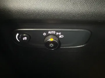2021 Buick Envision - image 18