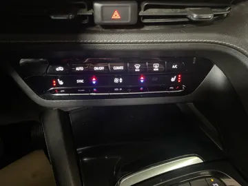 2021 Buick Envision - image 24