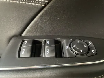 2022 Buick Envision - image 25