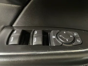 2022 Buick Envision - image 29
