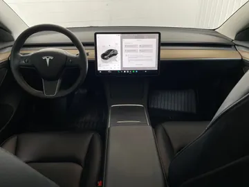 2023 Tesla Model 3 - image 4